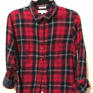 FALL🍂 H&M LOGG Flannel button top with star trim